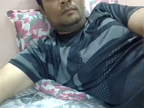 Snapshot of NiceBoy9099 chatting on January 3, 1:03 pm NiceBoy9099 online show from January 3, 1:03 pm