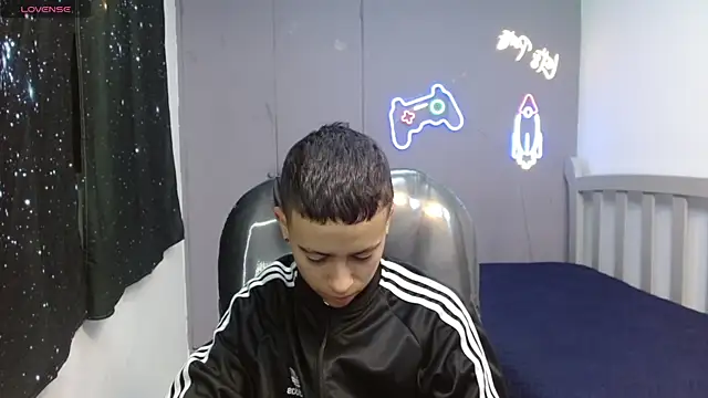 Xavii18 online show from March 6, 1:14 pm