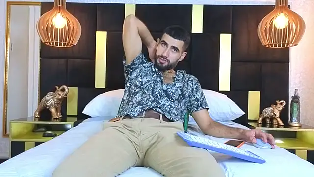 Ethan  Walker online show from November 6, 7:39 pm