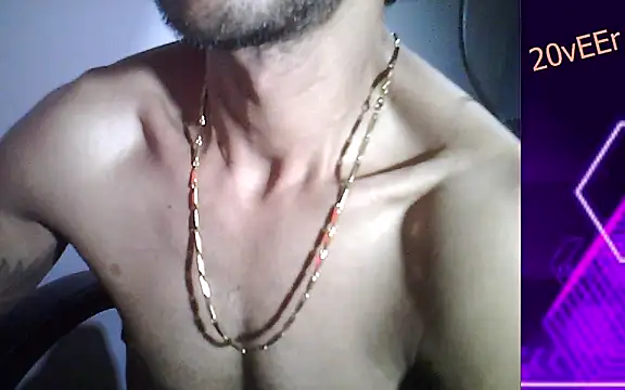 Snapshot of 20vEEr chatting on February 23, 12:04 am 20vEEr online show from February 23, 12:04 am