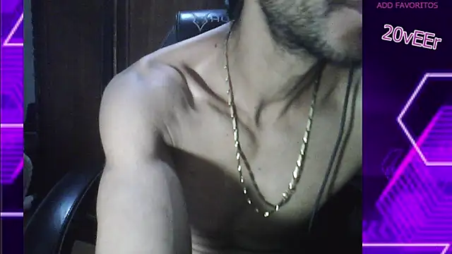 Snapshot of 20vEEr chatting on January 29, 10:43 pm 20vEEr online show from January 29, 10:43 pm