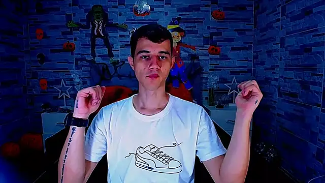 Snapshot of ADAM_HOT chatting on October 25, 12:45 am ADAM HOT online show from October 25, 12:45 am