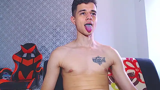 ADAM HOT online show from May 2, 9:39 pm