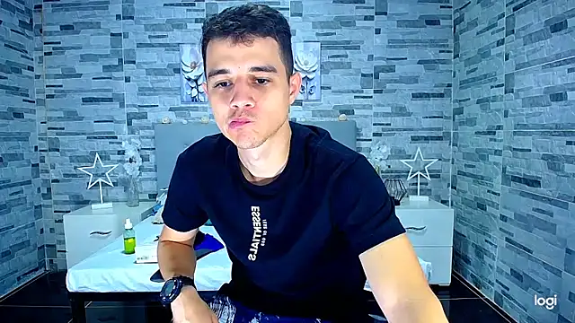 Snapshot of ADAM_HOT chatting on September 10, 9:35 pm ADAM HOT online show from September 10, 9:35 pm