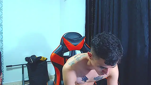 ADAM HOT online show from May 10, 1:29 am