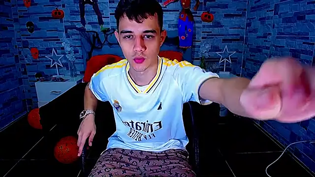 Snapshot of ADAM_HOT chatting on October 16, 8:50 pm ADAM HOT online show from October 16, 8:50 pm