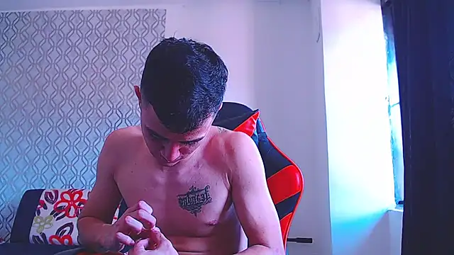 ADAM HOT online show from May 6, 9:04 pm