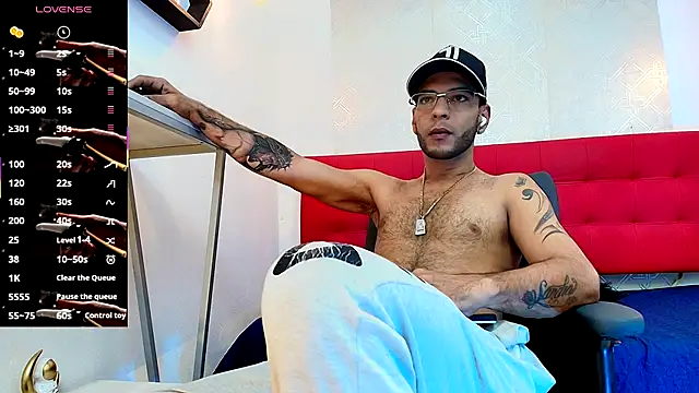 Snapshot of Andrey_u92 chatting on October 13, 8:15 pm Andrey u92 online show from October 13, 8:15 pm