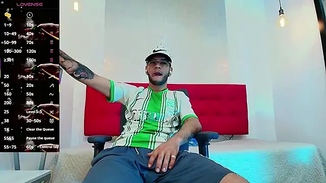 Snapshot of Andrey_u92 chatting on October 14, 8:49 pm Andrey u92 online show from October 14, 8:49 pm