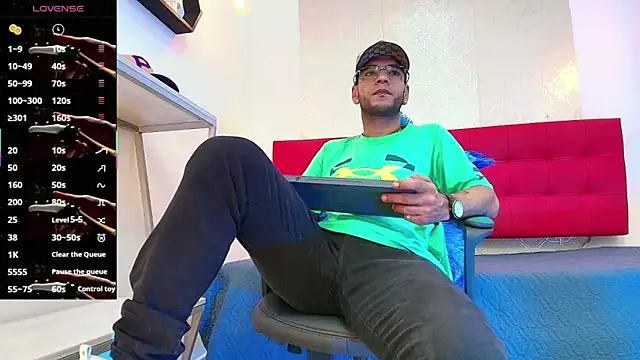 Snapshot of Andrey_u92 chatting on October 19, 10:02 pm Andrey u92 online show from October 19, 10:02 pm