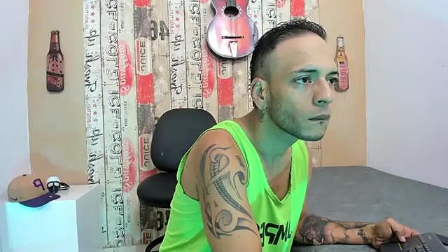 Snapshot of Andrey_u92 chatting on February 18, 7:54 pm Andrey u92 online show from February 18, 7:54 pm
