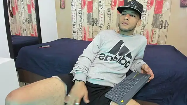 Snapshot of Andrey_u92 chatting on January 21, 4:00 am Andrey u92 online show from January 21, 4:00 am