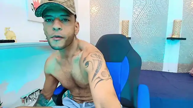 Snapshot of Andrey_u92 chatting on February 9, 7:30 pm Andrey u92 online show from February 9, 7:30 pm