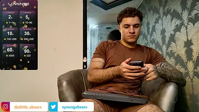 Snapshot of xlittle_xbearx chatting on December 24, 7:22 pm xlittle xbearx online show from December 24, 7:22 pm
