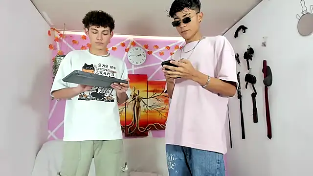 Fresahot2005 online show from February 8, 7:16 pm