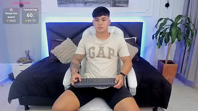 Cristopher strong online show from November 2, 9:46 am