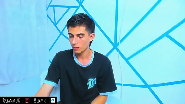 Snapshot of liam_scott77 chatting on October 6, 1:54 am liam scott77 online show from October 6, 1:54 am