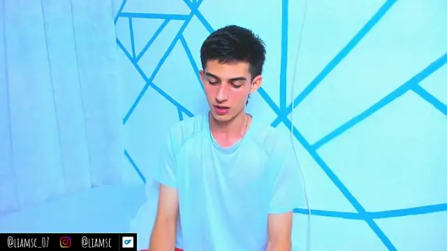 Snapshot of liam_scott77 chatting on October 10, 9:29 pm liam scott77 online show from October 10, 9:29 pm