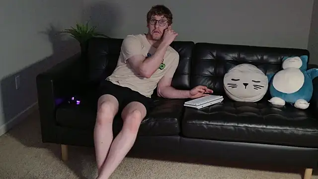 Snapshot of BlueEyedTallGuy94 chatting on September 11, 2:10 am BlueEyedTallGuy94 online show from September 11, 2:10 am