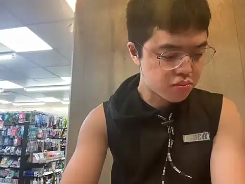 TheDarkPrix online show from November 8, 5:16 pm