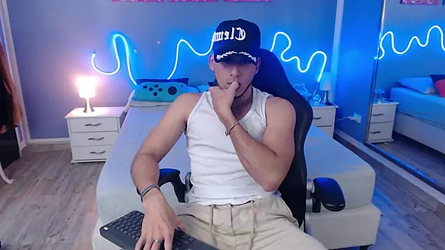 Snapshot of JackOcean chatting on October 11, 9:19 pm JackOcean online show from October 11, 9:19 pm
