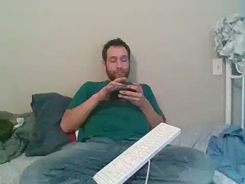 Snapshot of SmokingSloth chatting on December 31, 5:44 am SmokingSloth online show from December 31, 5:44 am