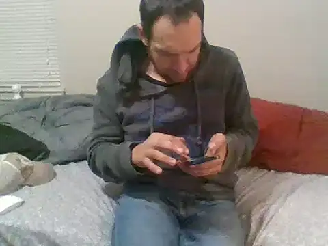 Snapshot of SmokingSloth chatting on December 10, 3:52 am SmokingSloth online show from December 10, 3:52 am