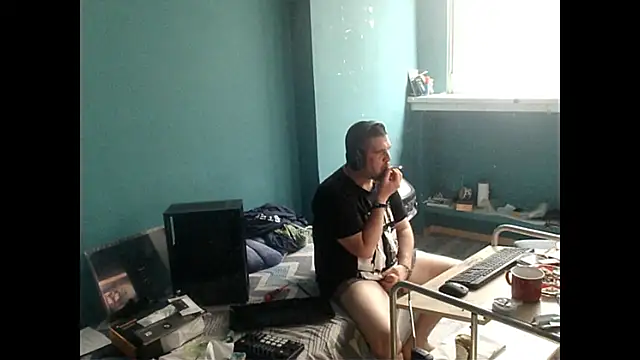 YouWantMe666 online show from June 18, 6:04 am