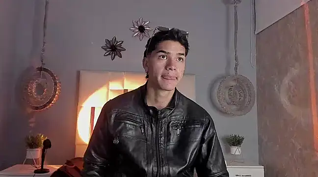 Snapshot of AndyPalmer_ chatting on December 21, 11:55 am AndyPalmer online show from December 21, 11:55 am