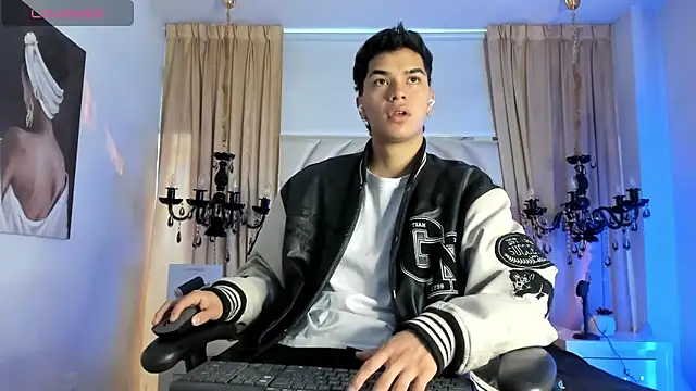 Snapshot of AndyPalmer_ chatting on March 17, 11:42 am AndyPalmer online show from March 17, 11:42 am