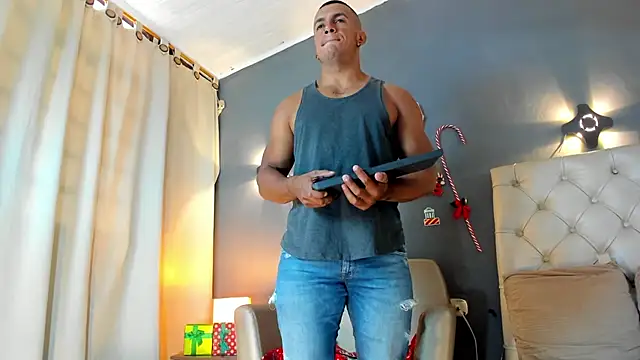 HerculesWheeler online show from December 26, 6:22 pm