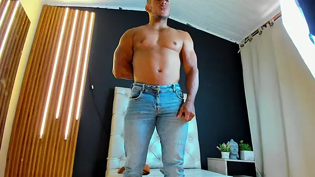HerculesWheeler online show from February 22, 6:48 pm