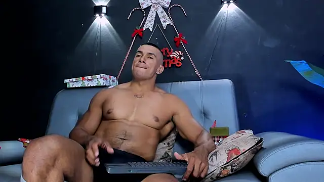 HerculesWheeler online show from December 12, 9:48 pm