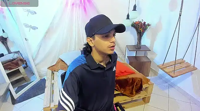 Snapshot of Brand_habes chatting on December 2, 5:24 pm Brand habes online show from December 2, 5:24 pm