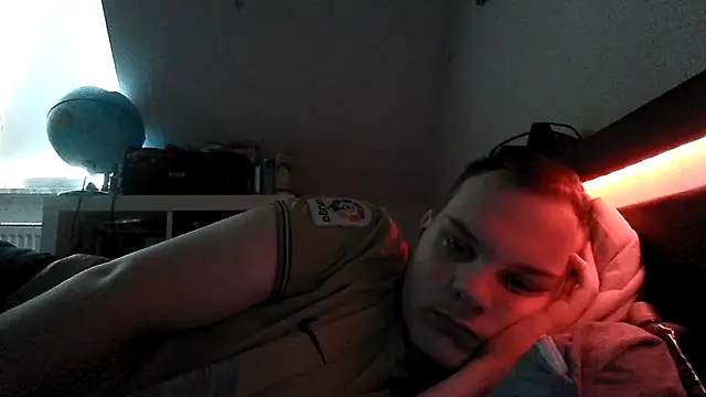 Nicolasjlhkjzl online show from April 3, 12:46 pm