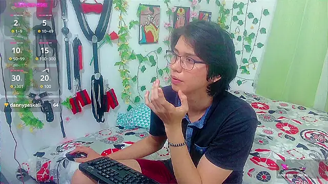 Snapshot of Andy_gray chatting on January 21, 9:25 pm Andy gray online show from January 21, 9:25 pm