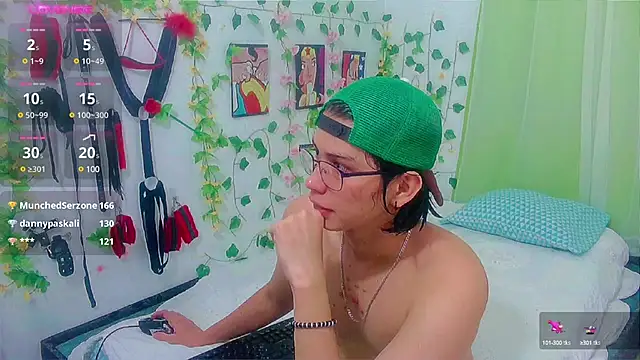 Snapshot of Andy_gray chatting on February 7, 8:53 pm Andy gray online show from February 7, 8:53 pm