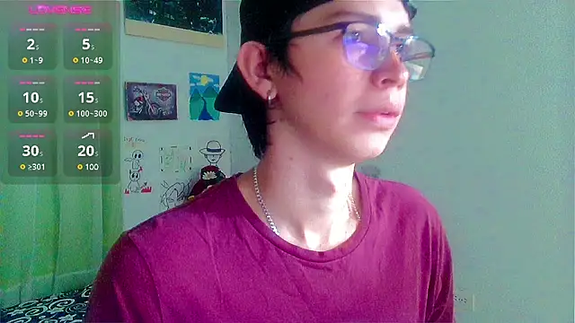 Snapshot of Andy_gray chatting on December 15, 12:17 pm Andy gray online show from December 15, 12:17 pm