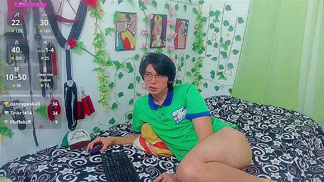 Snapshot of Andy_gray chatting on January 28, 9:08 pm Andy gray online show from January 28, 9:08 pm