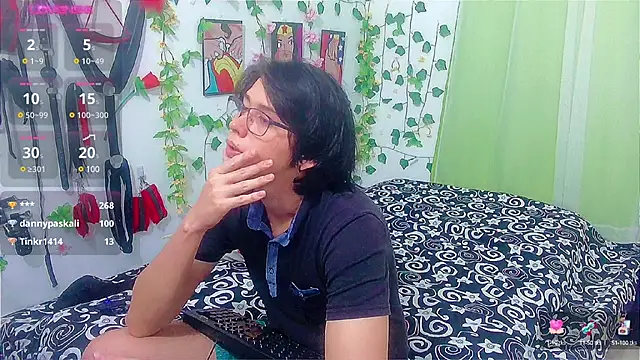 Snapshot of Andy_gray chatting on January 27, 9:11 pm Andy gray online show from January 27, 9:11 pm