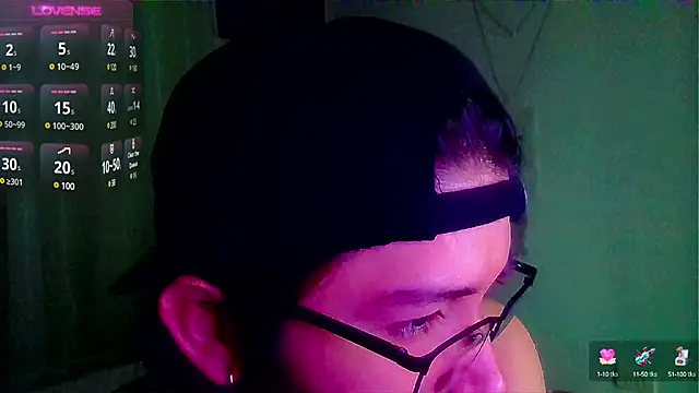 Snapshot of Andy_gray chatting on January 15, 10:49 am Andy gray online show from January 15, 10:49 am