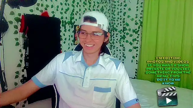 Snapshot of Andy_gray chatting on September 19, 3:45 pm Andy gray online show from September 19, 3:45 pm