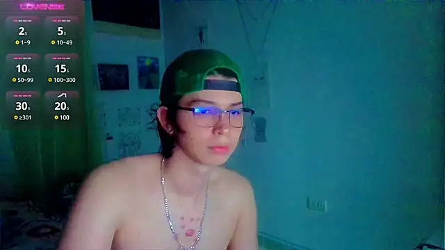Snapshot of Andy_gray chatting on February 13, 10:23 am Andy gray online show from February 13, 10:23 am