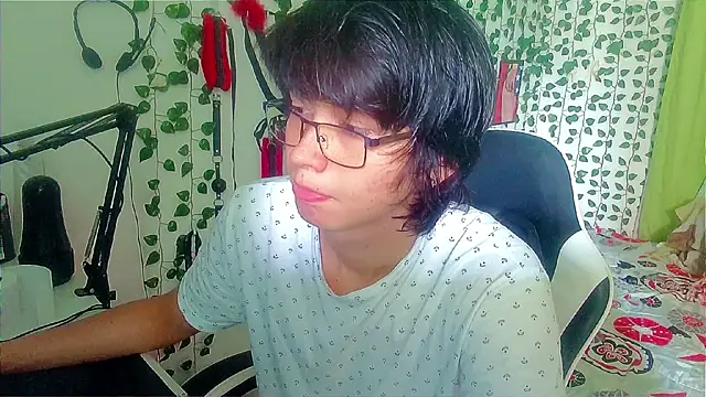 Andy gray online show from April 21, 4:02 pm