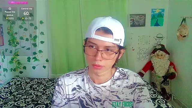 Snapshot of Andy_gray chatting on January 6, 3:29 pm Andy gray online show from January 6, 3:29 pm