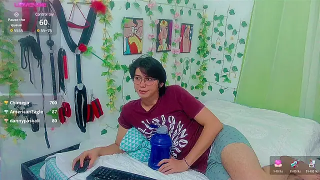 Snapshot of Andy_gray chatting on February 4, 9:10 pm Andy gray online show from February 4, 9:10 pm