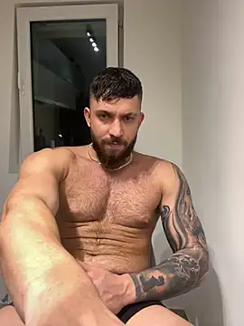 Snapshot of LoveIsBlind_ chatting on January 30, 9:58 pm LoveIsBlind online show from January 30, 9:58 pm