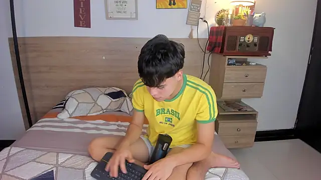 justinbiler online show from January 17, 1:47 pm