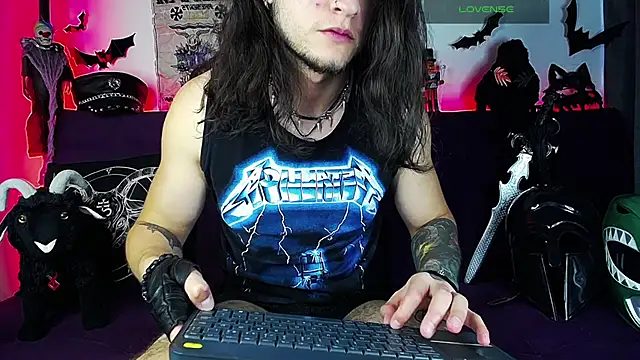 Snapshot of blckwolf_6 chatting on October 6, 7:18 pm blckwolf 6 online show from October 6, 7:18 pm