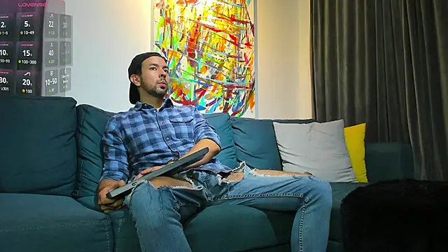 Snapshot of tommy_raym0ndg chatting on October 5, 11:42 pm tommy raym0ndg online show from October 5, 11:42 pm